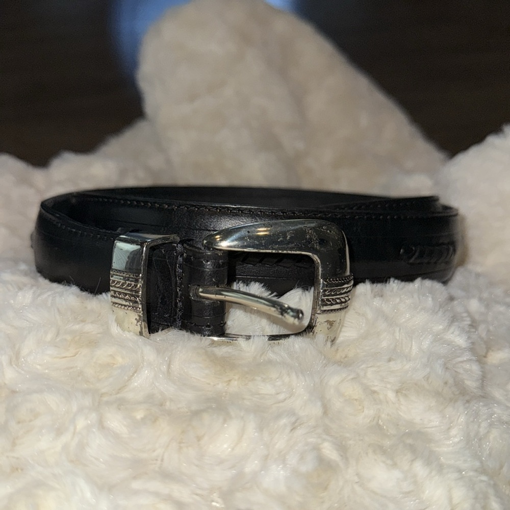 Textured Black Leather Belt Shabby Silver Buckle Tapers Toward Belt Holes 36 - Picture 9 of 10